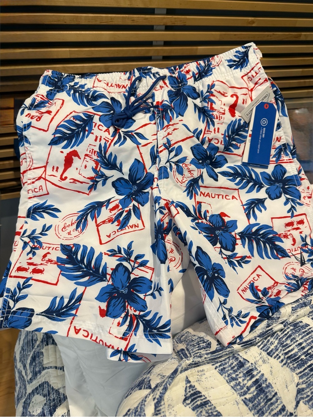 Nautica Men’s Blue Sail Tropical Swim Trunks NWT Size Small